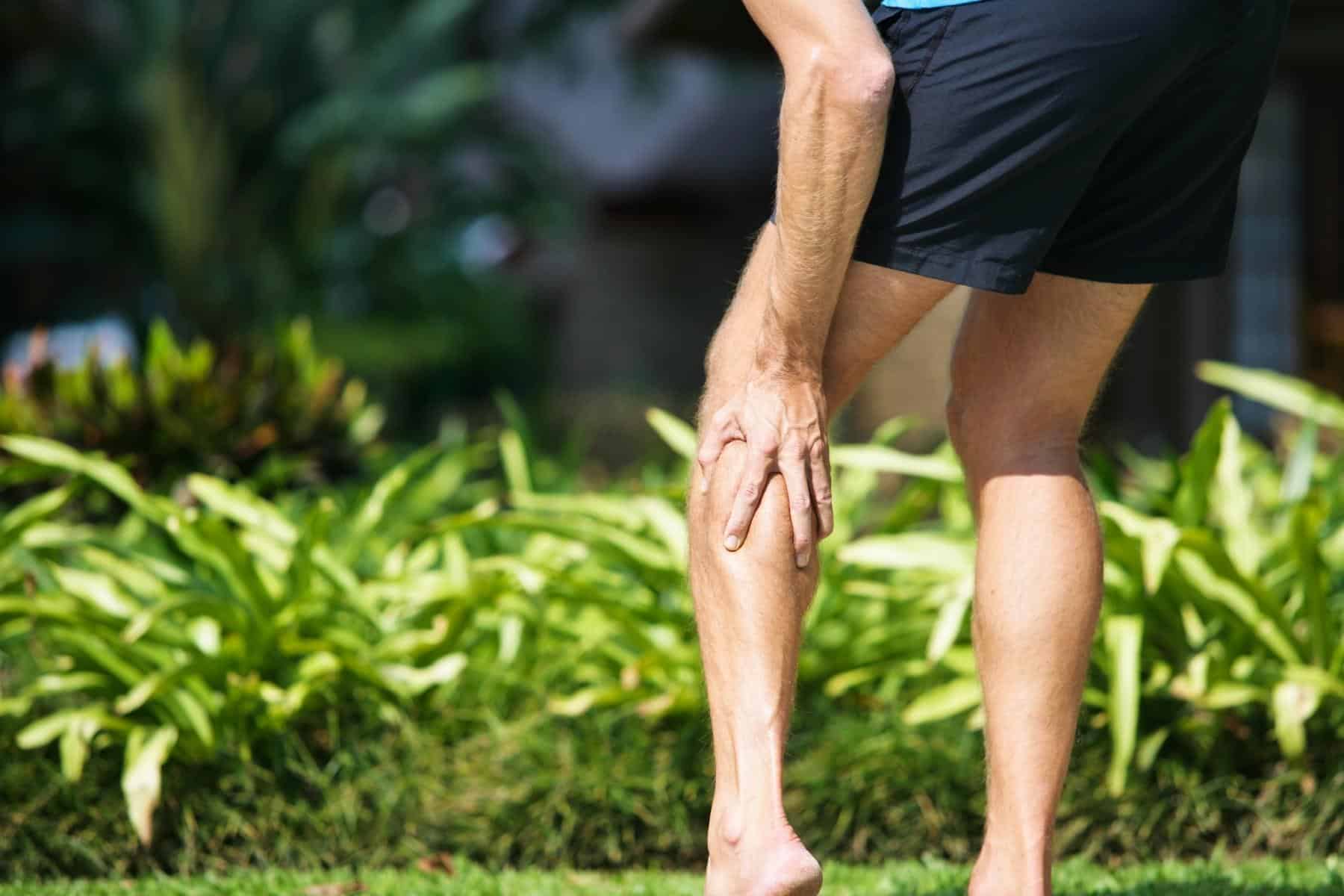 How to Treat a Torn Calf Muscle: 14 Steps (with Pictures)